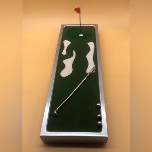 Executive tabletop mini Golf Game - Picture 2 of 3